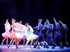 Musical '* No fixed location